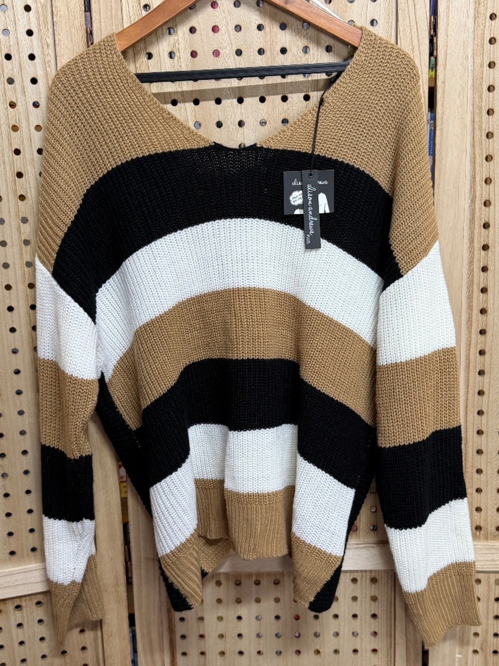 Alison Andrews Plus NWT Colorblock Oversized V-Neck Sweater Black Camel 1X
